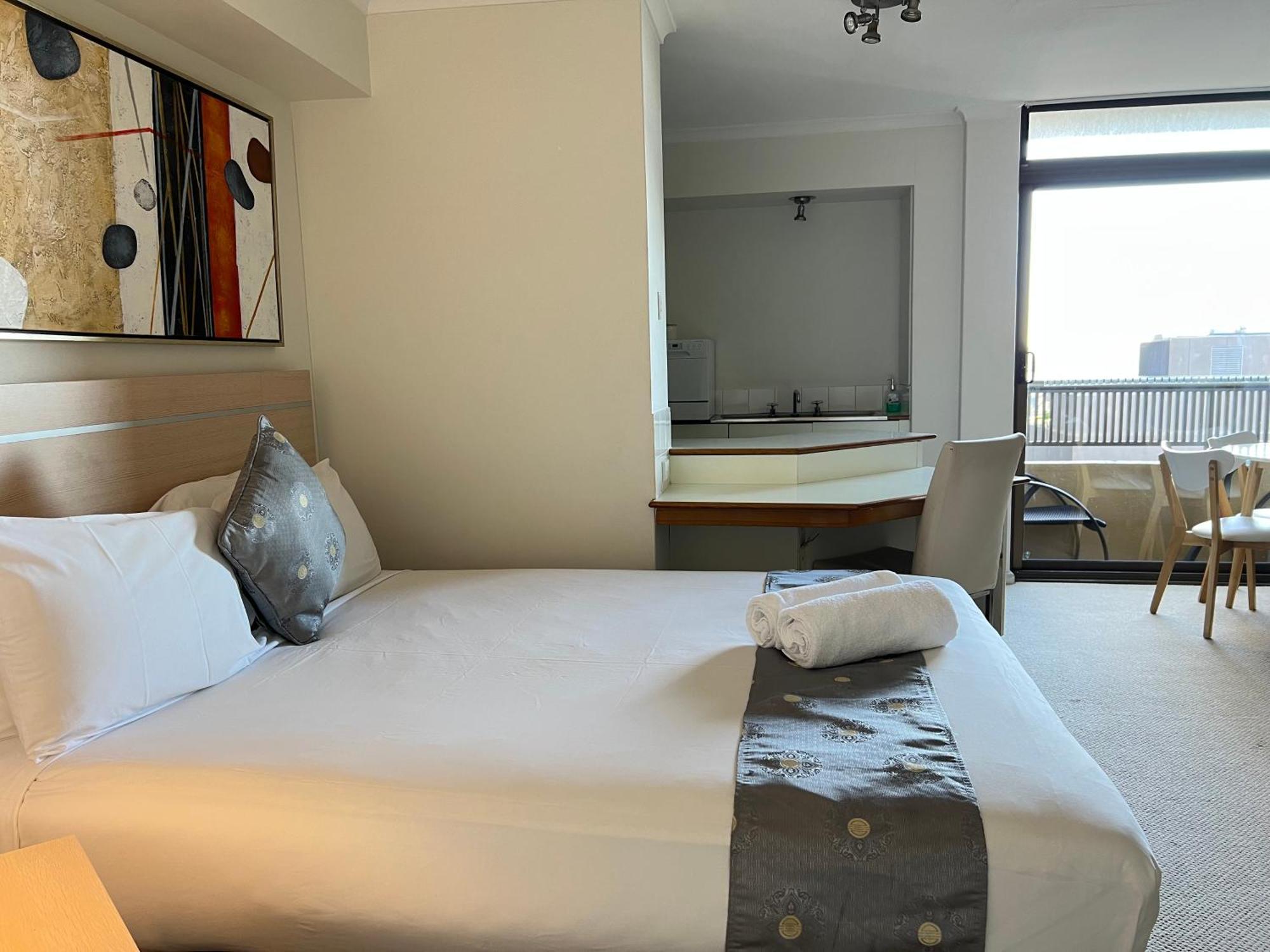 Sydney Hyde Park Private Apartments By Paxsafe Room photo